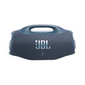 Caja de parlante JBL Boombox 4 azul con asa, vista diagonal y tapa roja