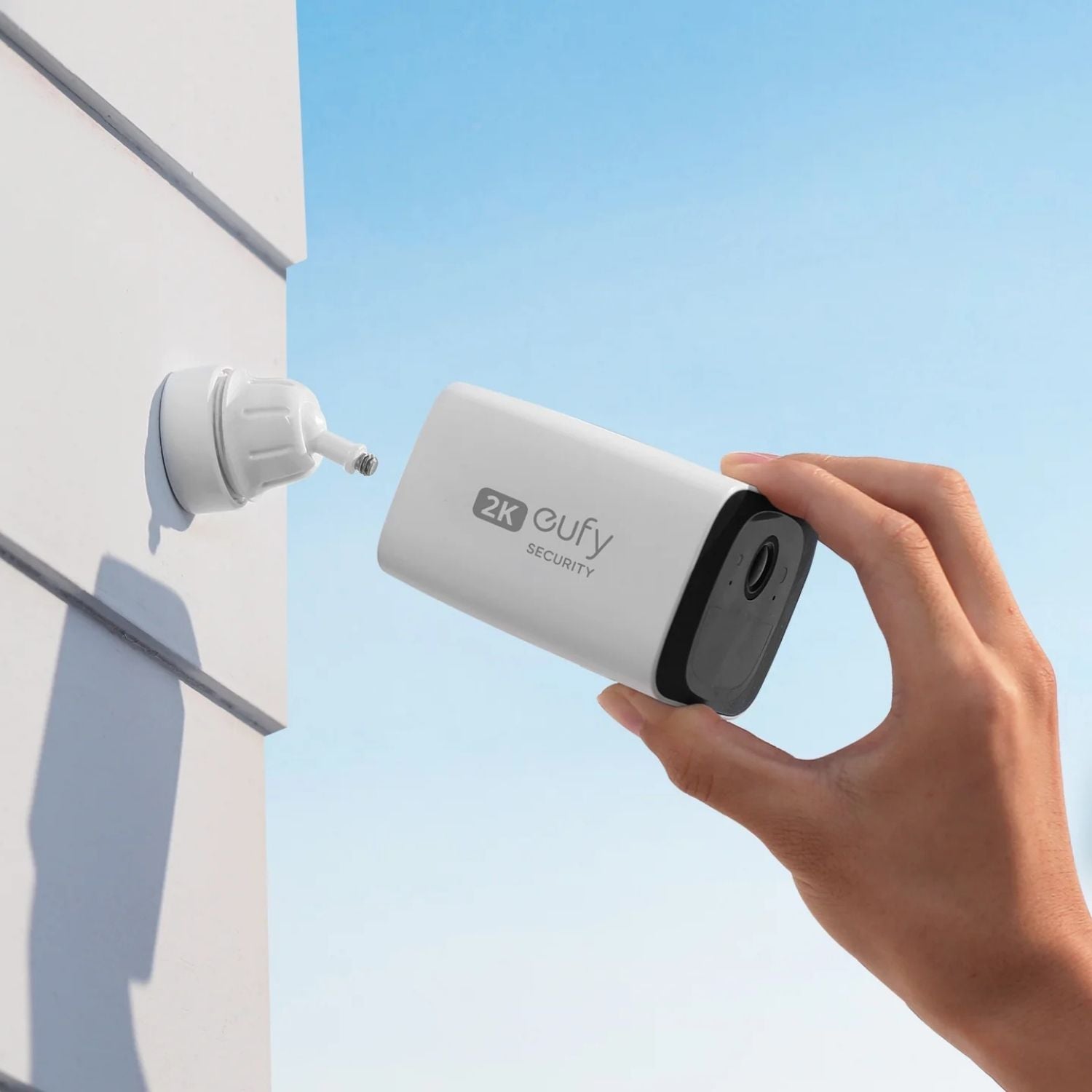 Camara de Seguridad Exterior Eufy SoloCam C210 Inalambrica 2K WiFi IP67 Sin Cuota Mensual