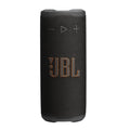 Caja de parlante Bluetooth JBL Grip negro en vista diagonal con asa superior