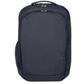 Mochila negra en vista lateral con correas acolchadas, cierres y bolsillo de malla