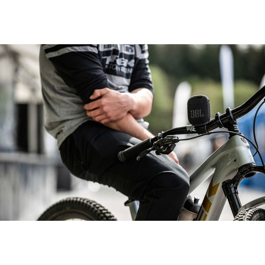 Parlante Jbl Wind3 Bluetooth Para Vehiculos de 2 Ruedas Radio Fm Negro