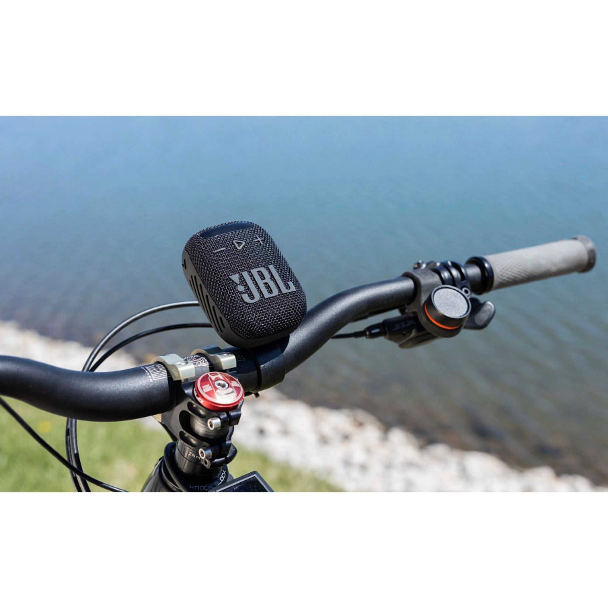 Parlante Jbl Wind3 Bluetooth Para Vehiculos de 2 Ruedas Radio Fm Negro