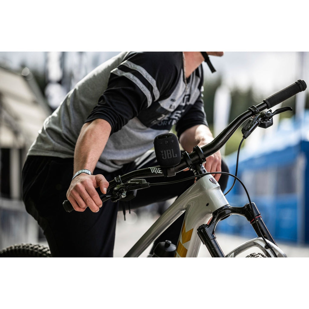 Parlante Jbl Wind3 Bluetooth Para Vehiculos de 2 Ruedas Radio Fm Negro