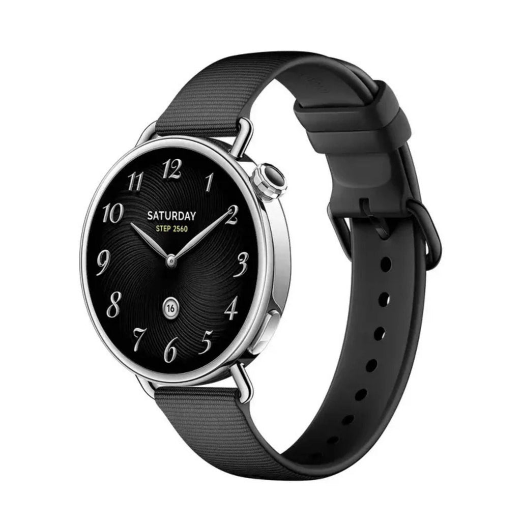 Reloj inteligente redondo con correa negra en muñeca y pantalla de seguimiento del sueño
