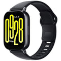 Reloj inteligente negro en vista lateral con caja rectangular, correa y botón lateral